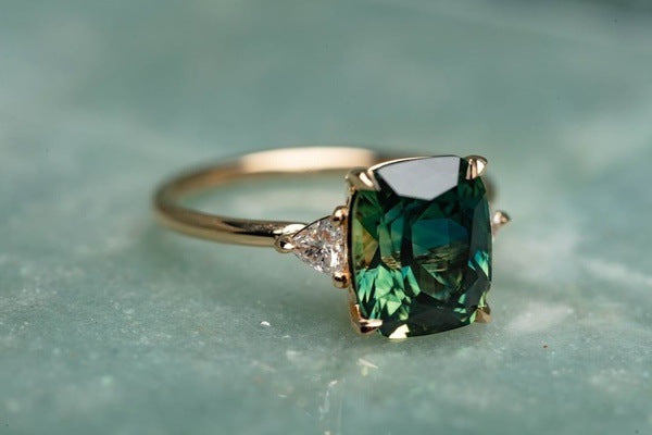 Vintage-Geïnspireerd Groene Edelstenen Ring | Goud