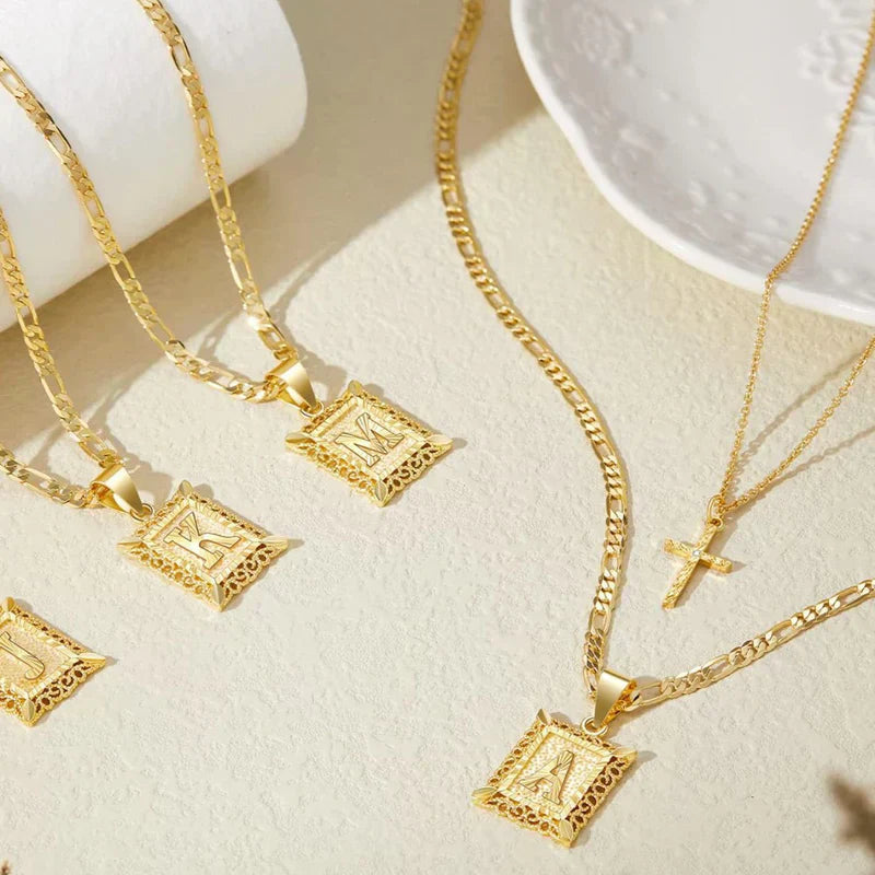 Kruis Initiaal Ketting Set | Goud