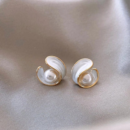 Gouden Swirl Parel Stud Oorbellen