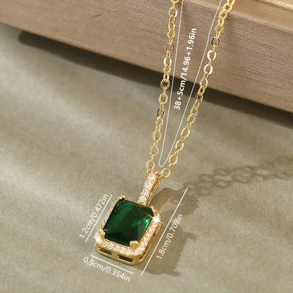 Gouden Smaragden Rechthoekige Halo Ketting