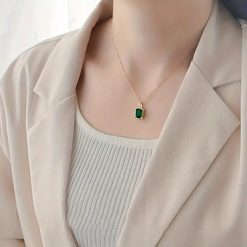 Gouden Smaragden Rechthoekige Halo Ketting