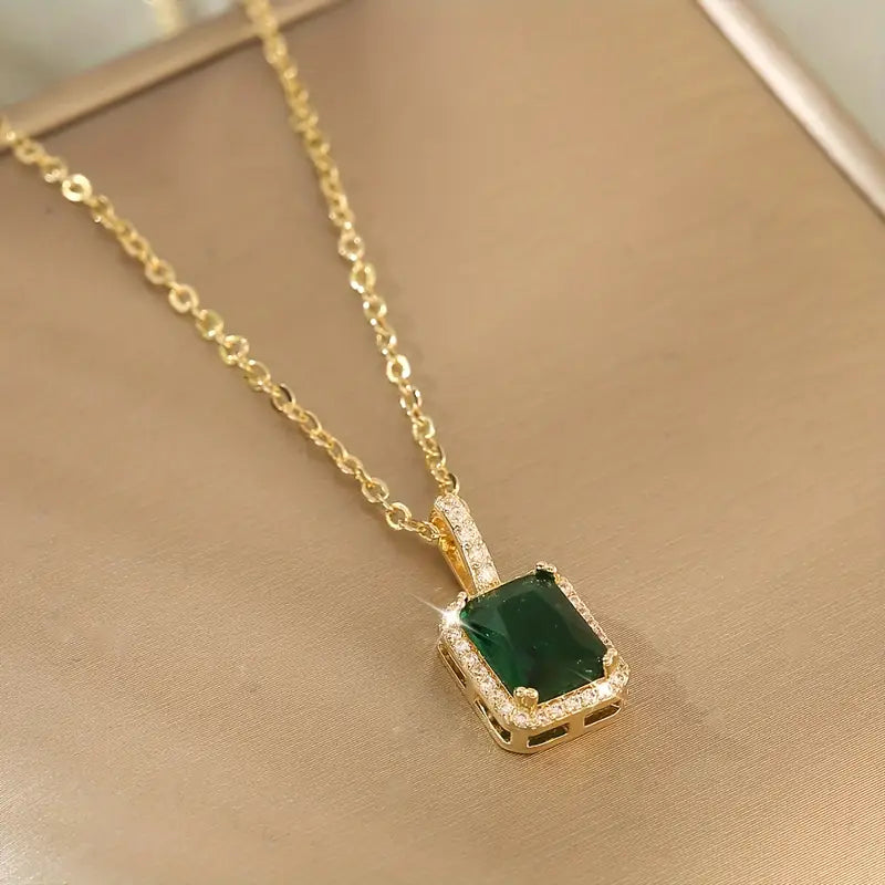 Gouden Smaragden Rechthoekige Halo Ketting