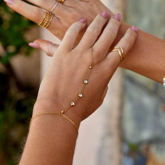 Freya Crystal Hand Chain Armband