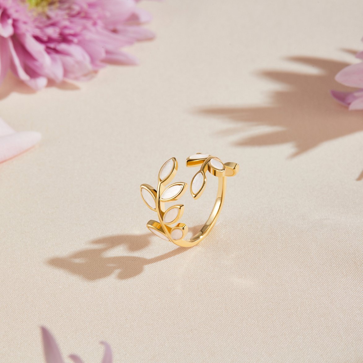 Gouden Leaf Motif Ring