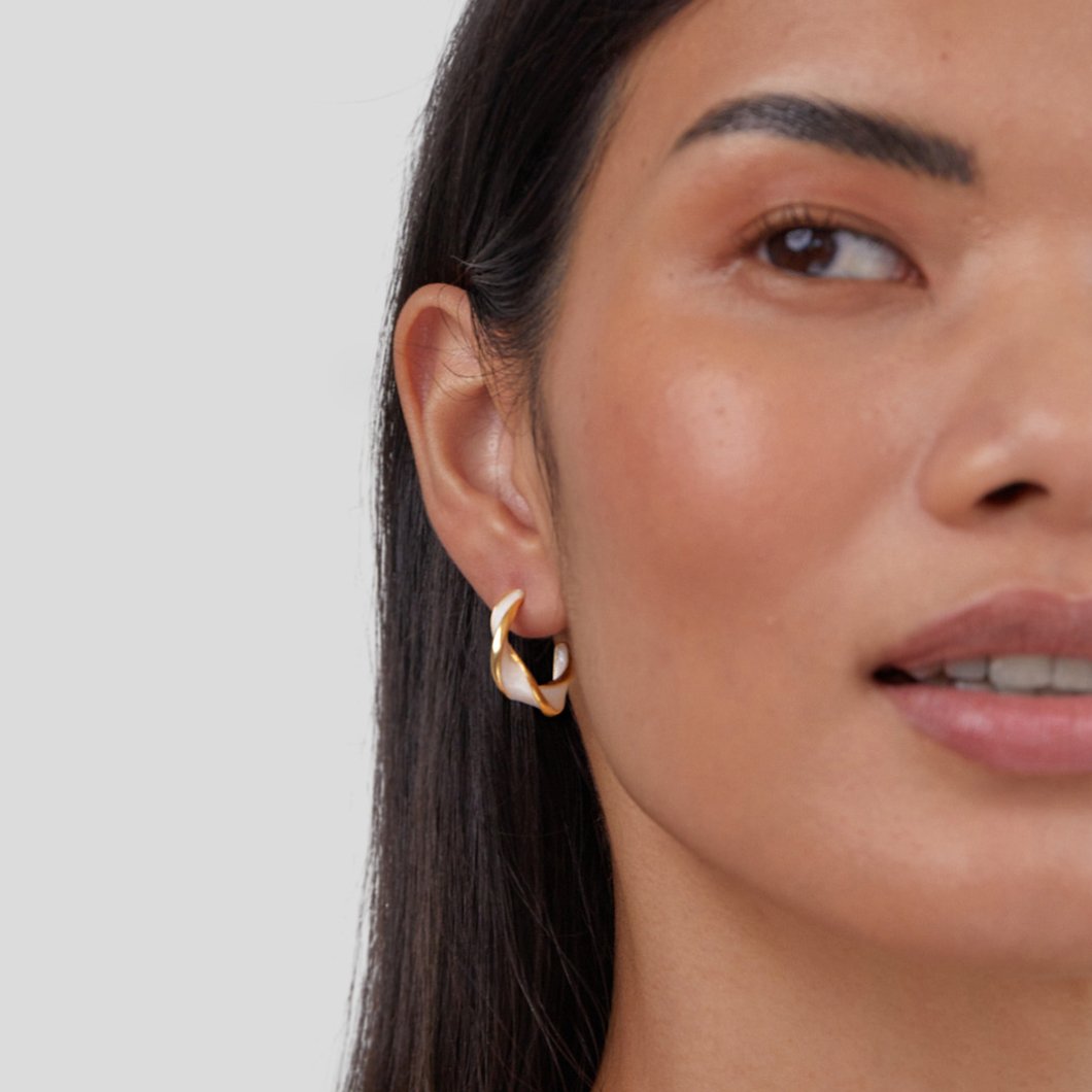 Moeder van Parel Twist Hoops Oorbellen