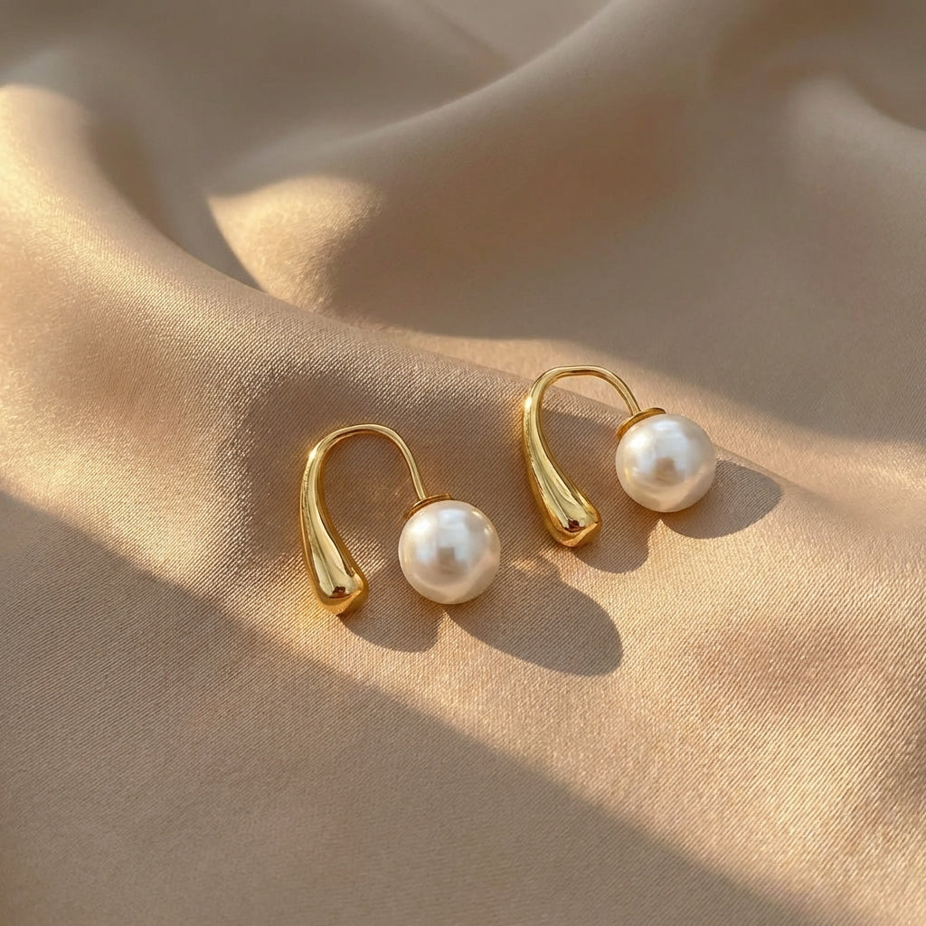 Minimalistische Arc Parel oorbellen